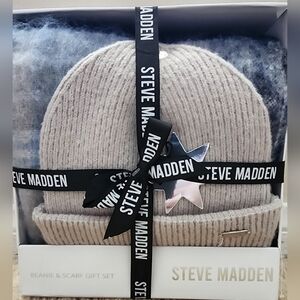NWT Steve Madden Beanie and Scarf Gift Set